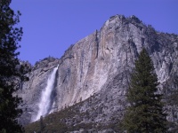 Outside_Ahwahnee_at_Yosemite_Falls_1.jpg
