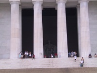 Lincoln_Memorial_up_the_steps.jpg