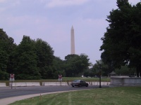 Washington_Momument_near_Lincoln.jpg