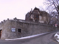 Chateau_Mercier_road_entrance.jpg
